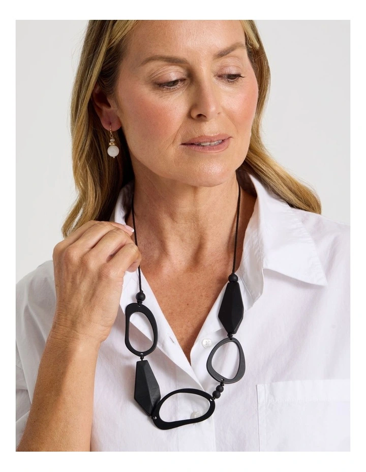 Open Bead Necklace in Black image 4