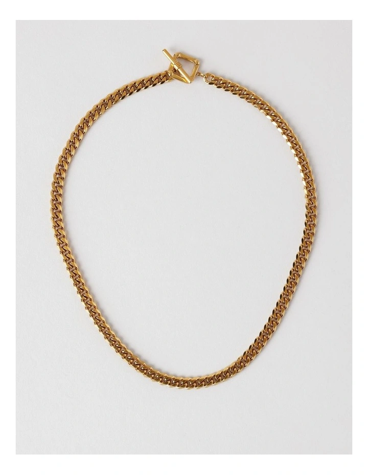 Curb Chain Necklace in Gold image 1