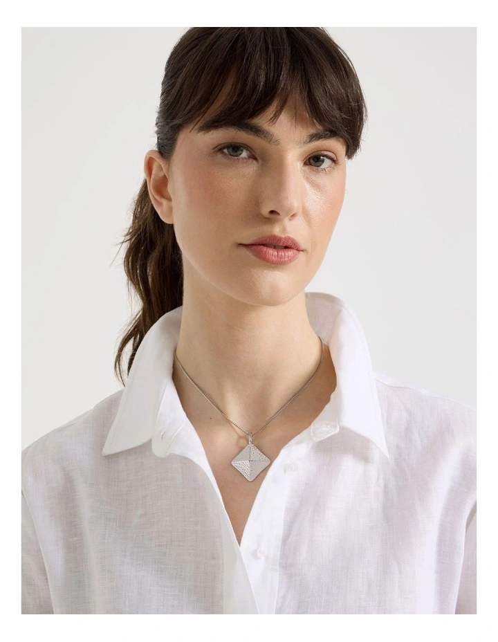 Hammered Pyramid Pendant Necklace in Silver image 2