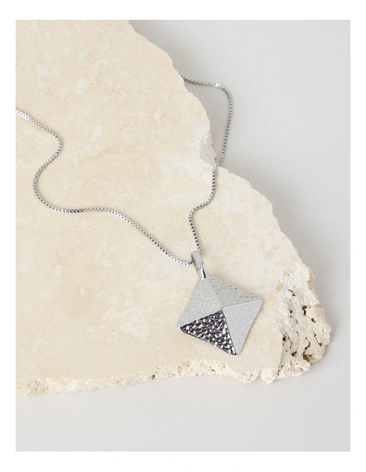 Hammered Pyramid Pendant Necklace in Silver image 3