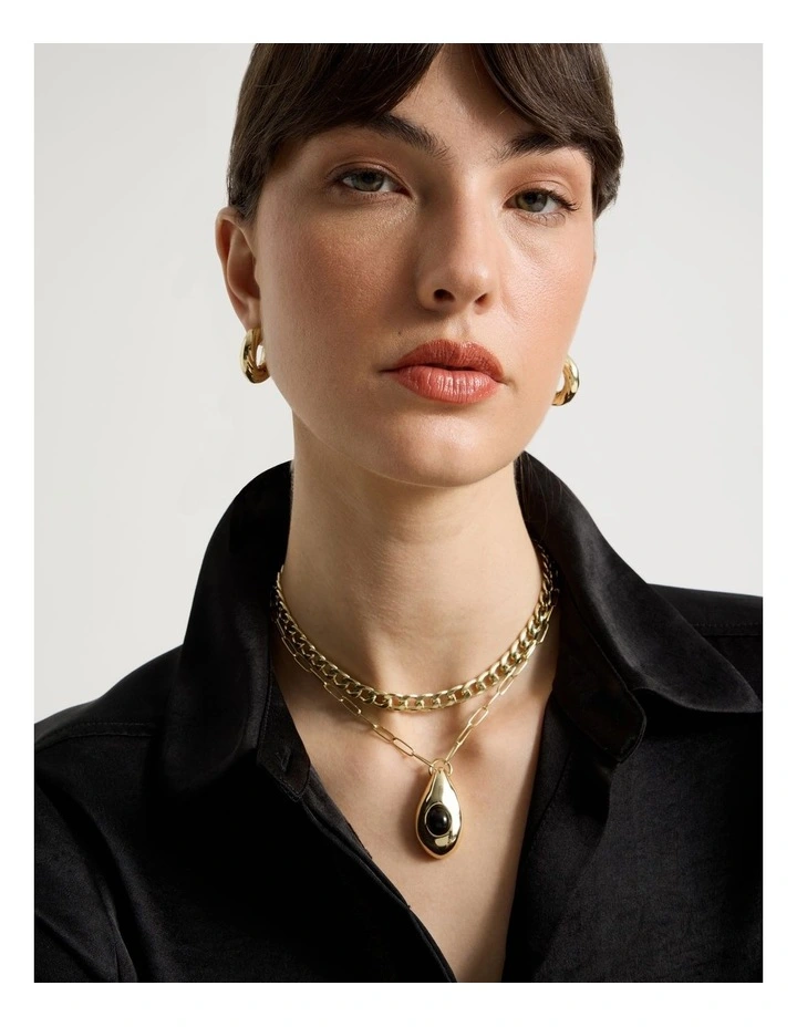 Layered Pendant with Jet Stone in Gold image 2