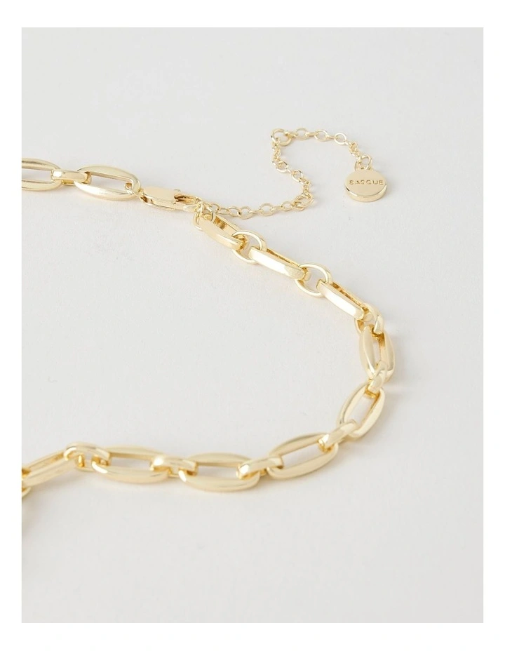 Oval Chain Link Necklace in Gold image 5