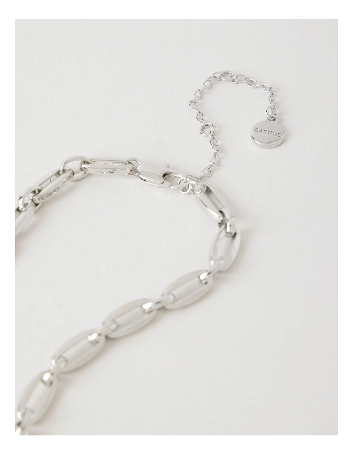 Oval Chain Link Necklace in Silver image 5