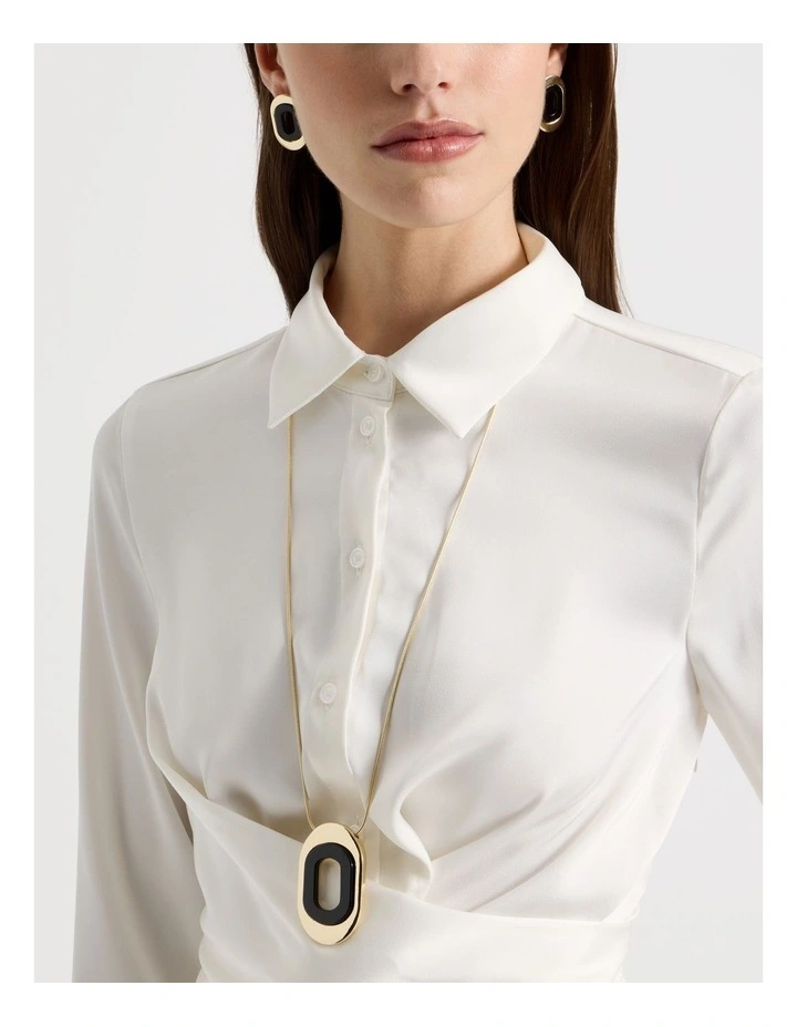 Black and Gold Cut Out Pendant Necklace image 2