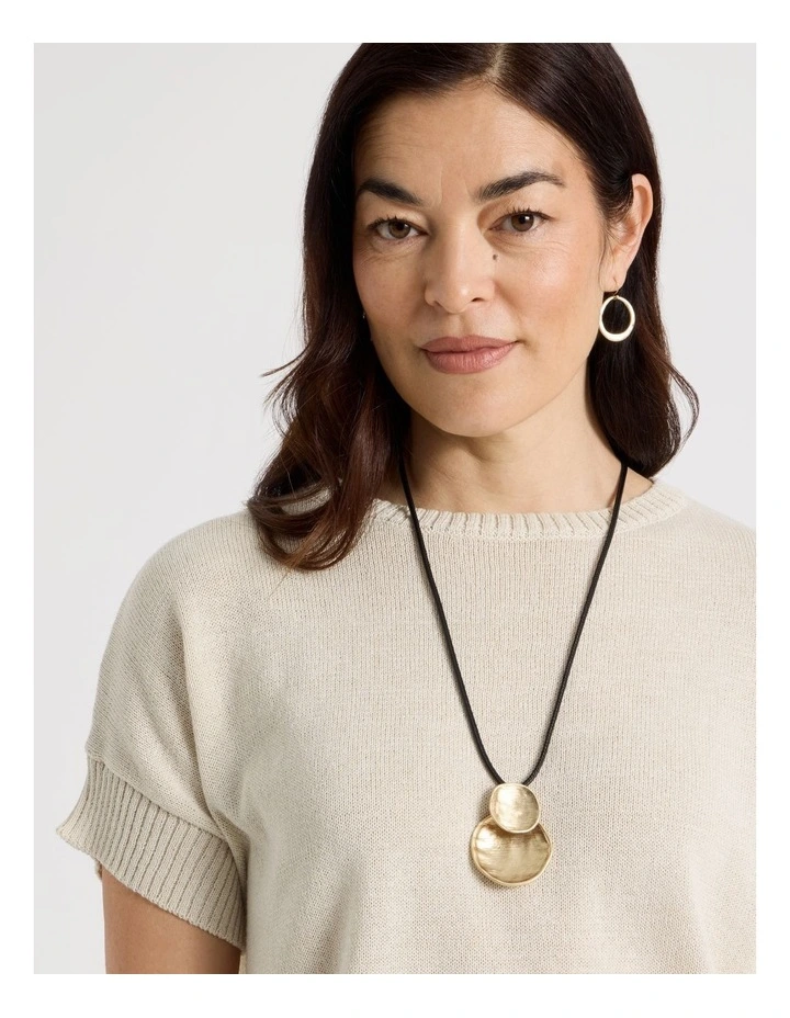 Beaten Circles Pendant Necklace in Gold image 2