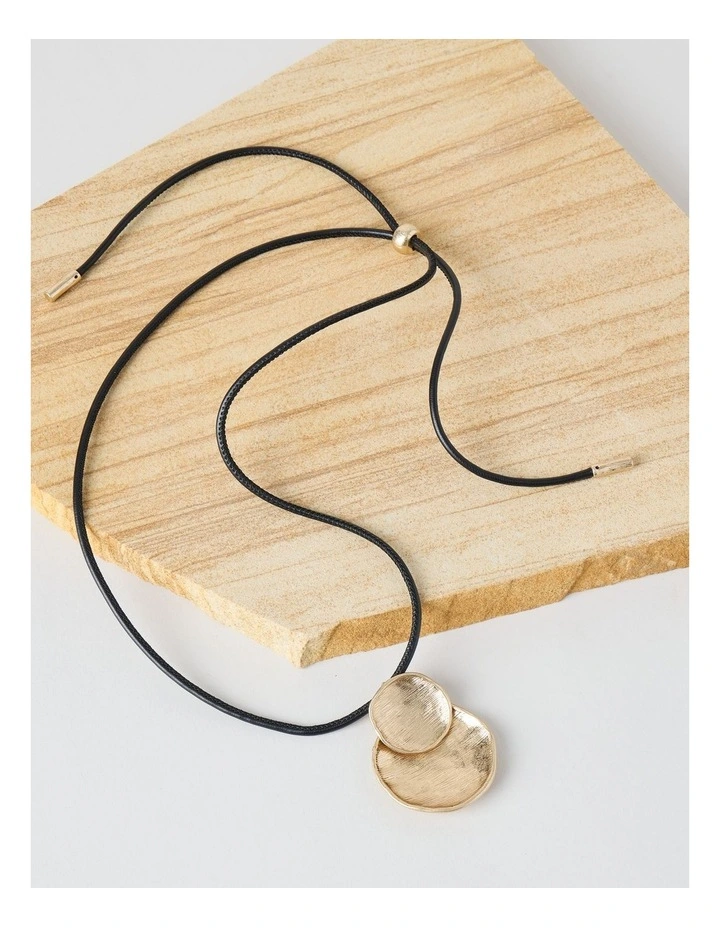 Beaten Circles Pendant Necklace in Gold image 3