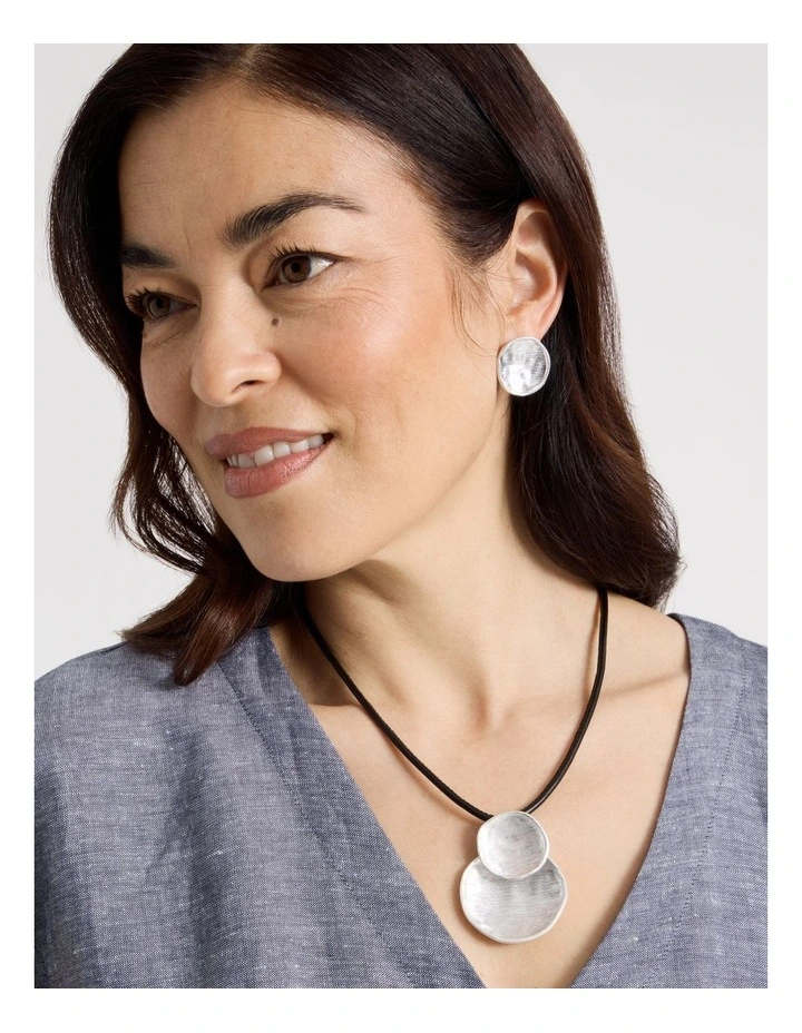 Beaten Circles Pendant Necklace in Silver image 4