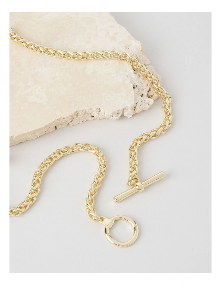 Twisted Rope Chain Necklace in Gold image 3