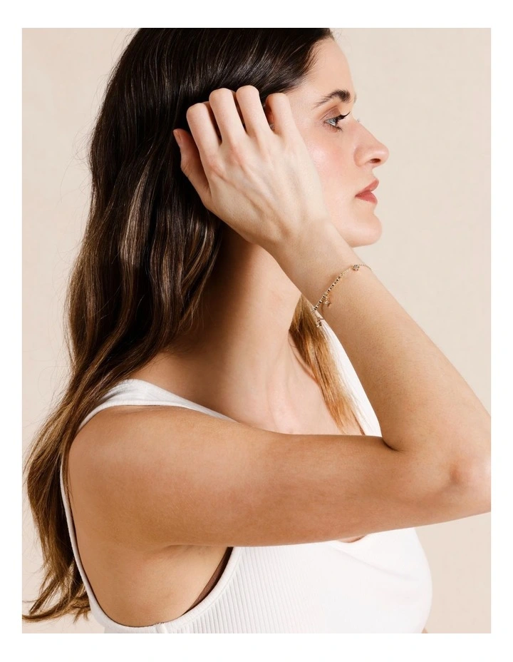 Fine Clover Charm Bracelet in Gold image 4