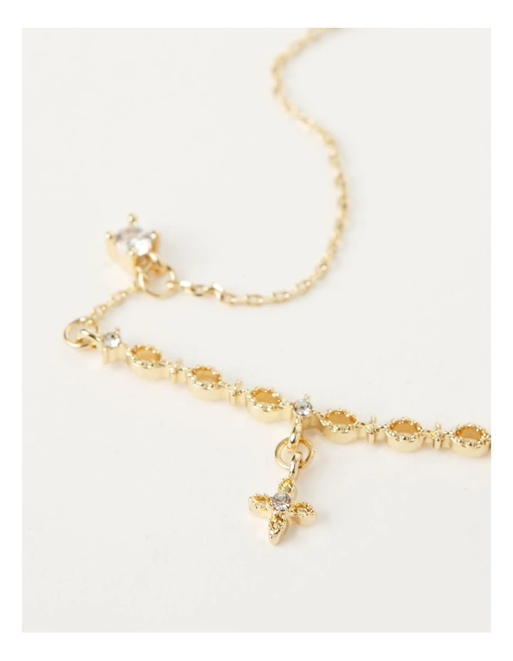 Fine Clover Charm Bracelet in Gold image 5