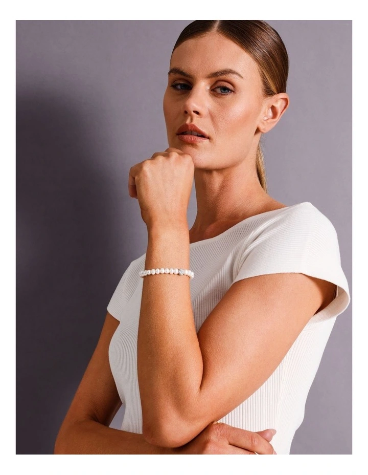 Freshwater Pearl Chain Toggle Bracelet Boxed Jewellery in Silver/Pearl image 2