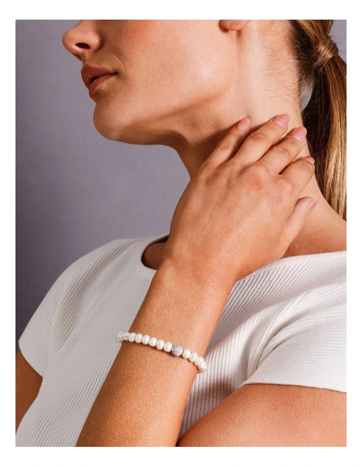 Freshwater Pearl Chain Toggle Bracelet Boxed Jewellery in Silver/Pearl image 5