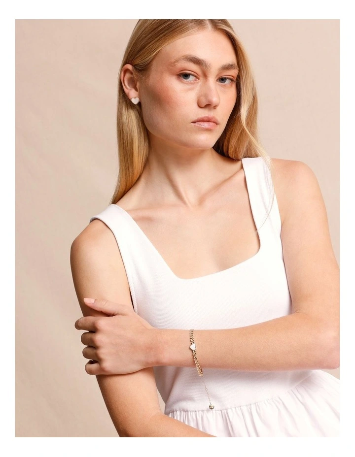Heart Bracelet in Gold image 2