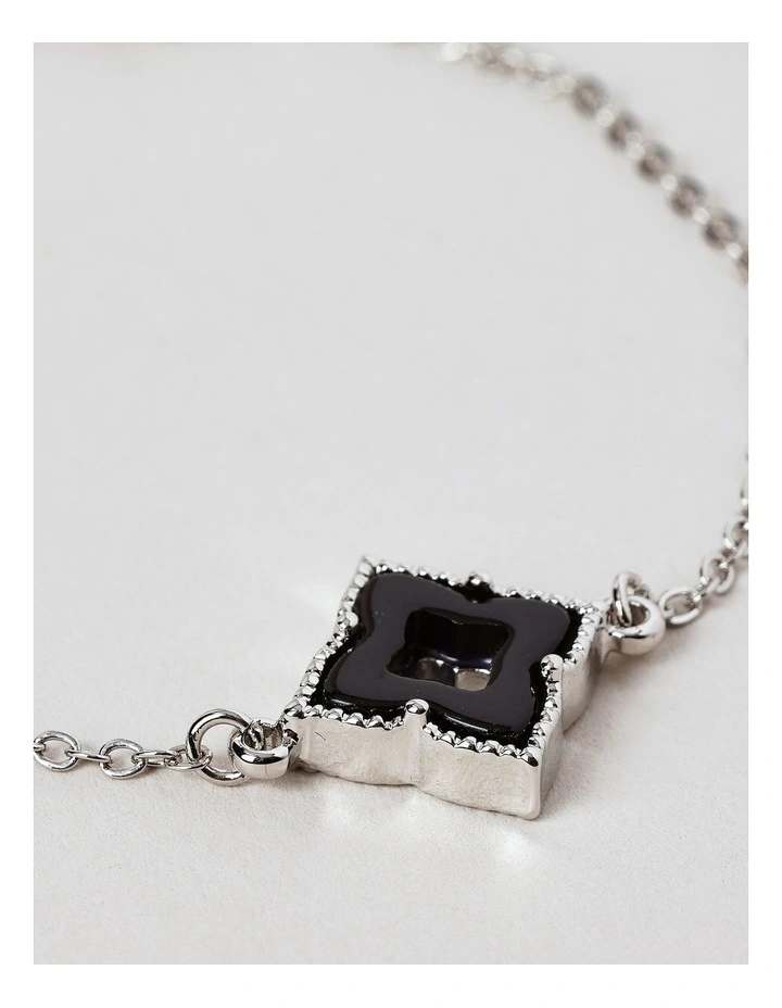 Single Icon Bracelet in Silver image 3