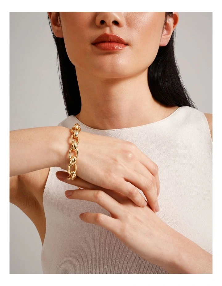 Circle Feature Bracelet in Gold image 2