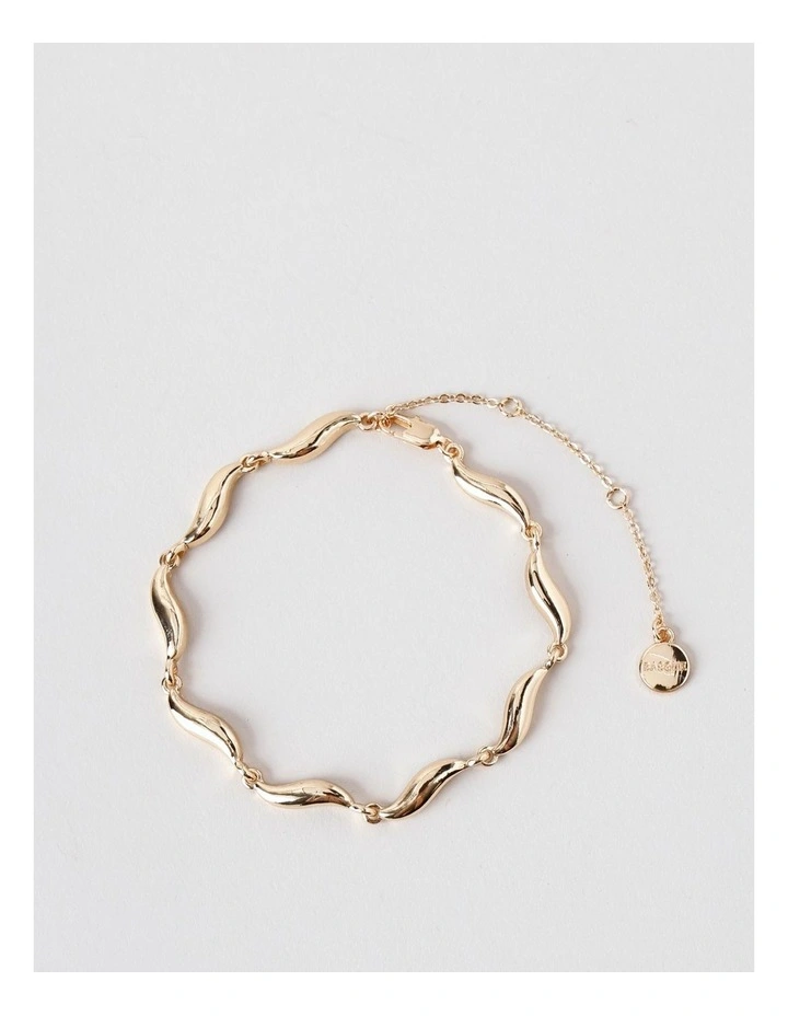 Wavy Bracelet in Gold image 1