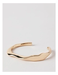 Wavy Bangle in Gold