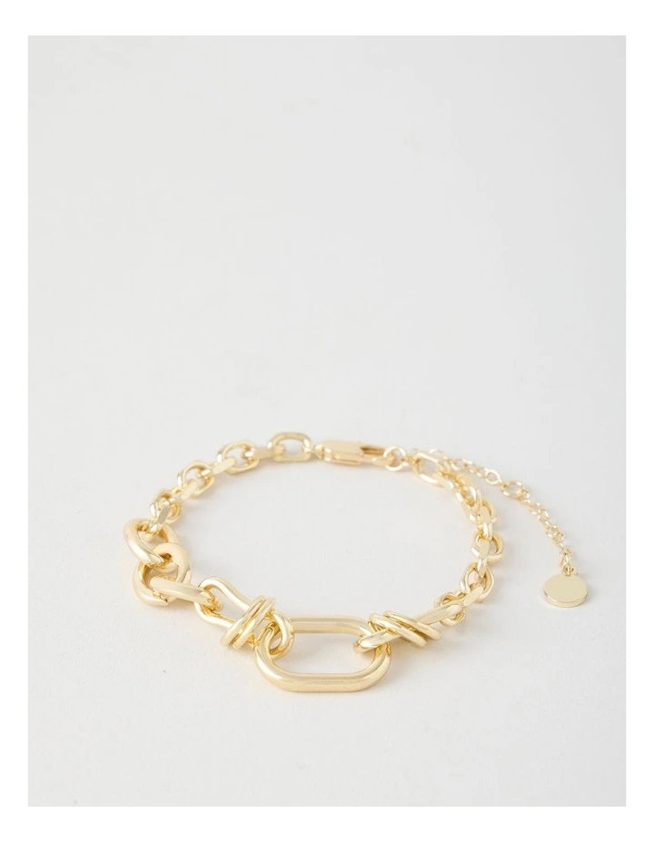 Chain Bracelet in Gold image 3