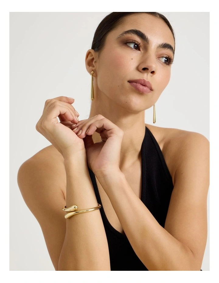 Hinged Bangle in Gold image 2
