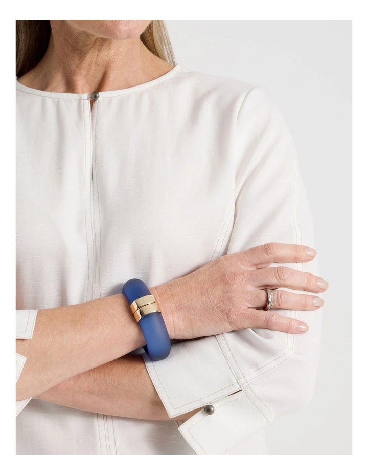Hinged Bangle in Navy image 2