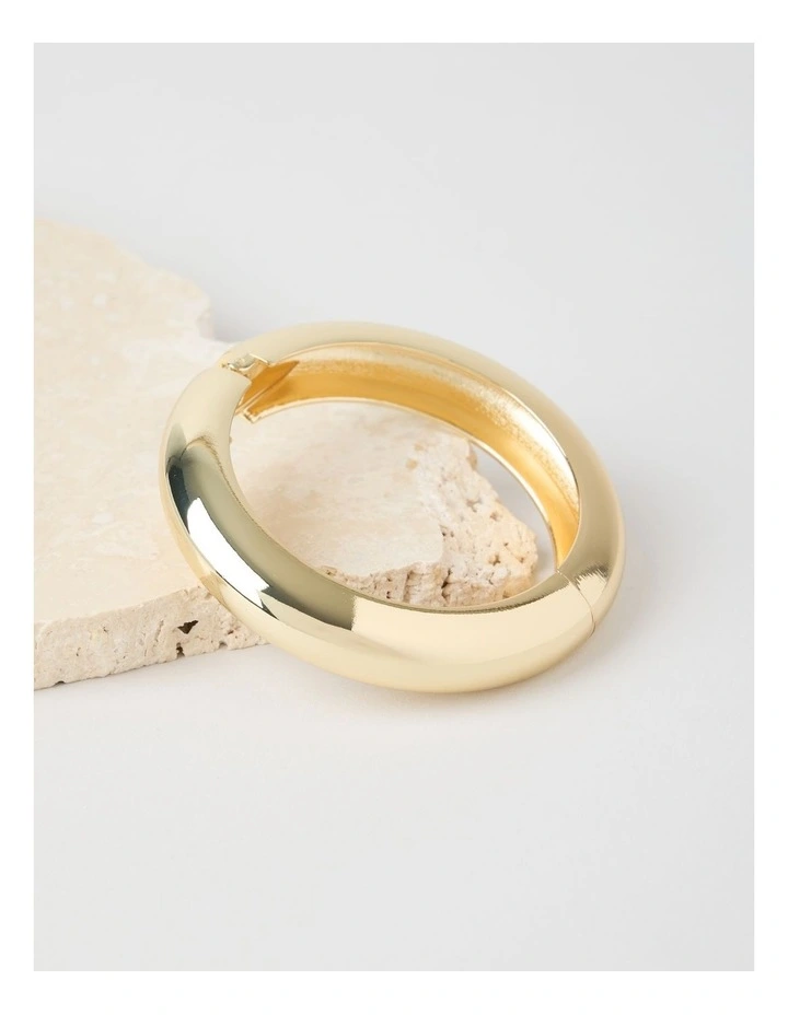 Smooth Hinged Bangle in Gold image 2