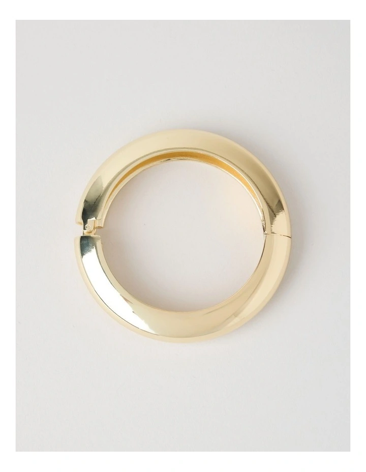 Smooth Hinged Bangle in Gold image 3