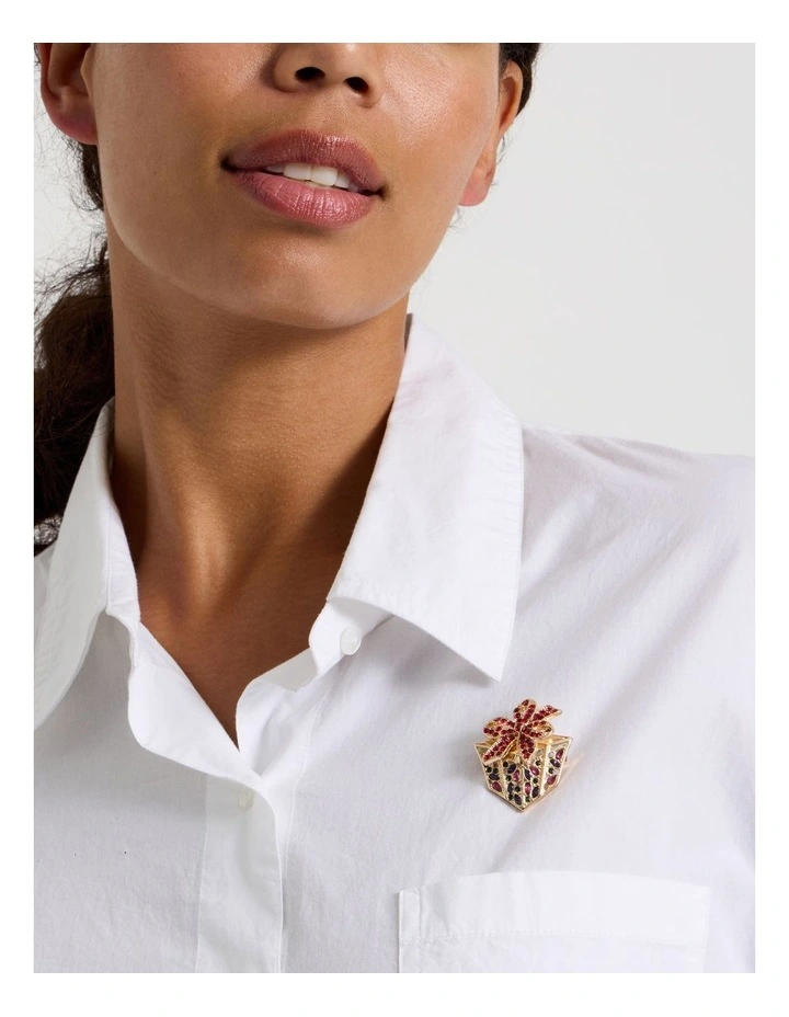 Present Brooch in Gold image 2