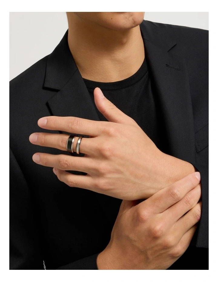 Dual Tone 2PK Ring Set in Black/Silver image 2