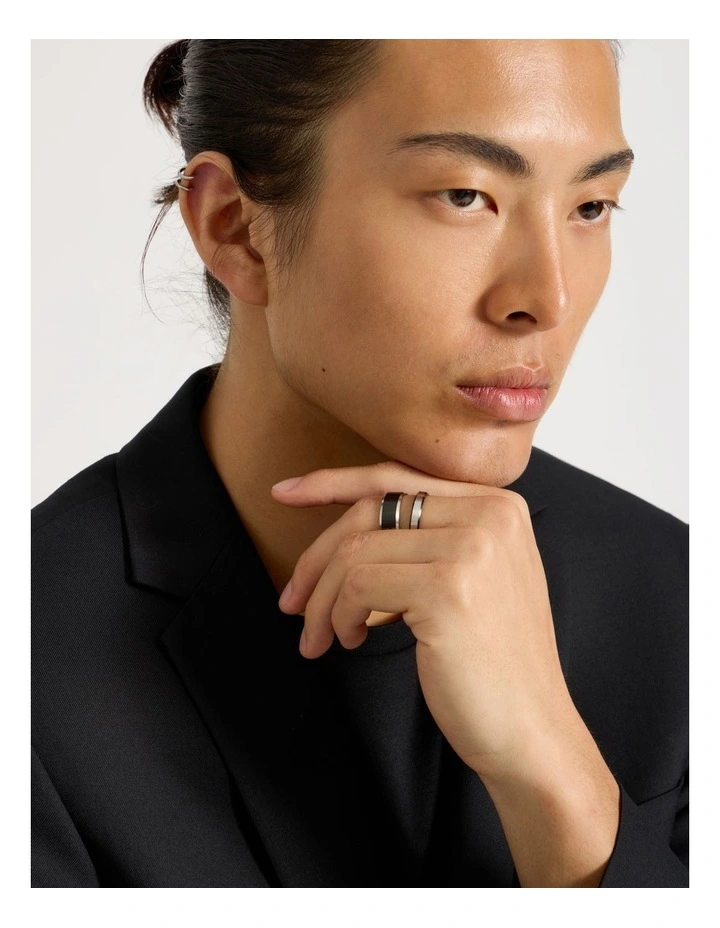 Dual Tone 2PK Ring Set in Black/Silver image 4