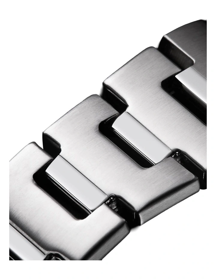 G Shock Gm2110D-8A Watch in Silver image 3