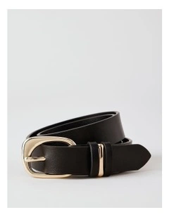 Curve Detail Buckle Belt in Black