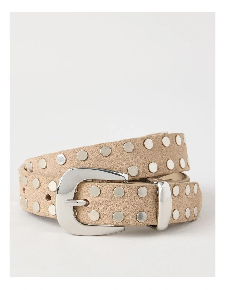 Cara Belt in Natural image 1