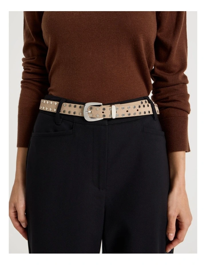 Cara Belt in Natural image 2