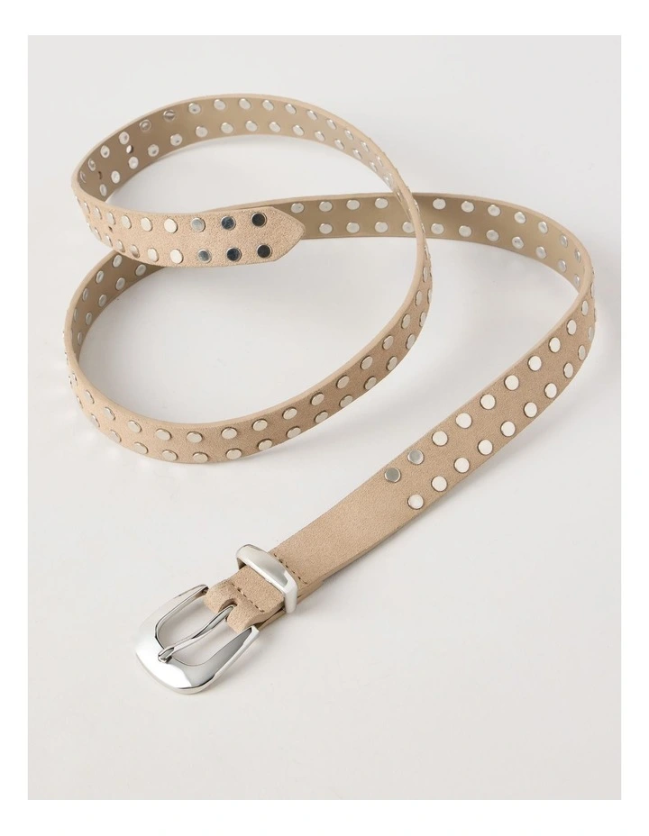 Cara Belt in Natural image 2