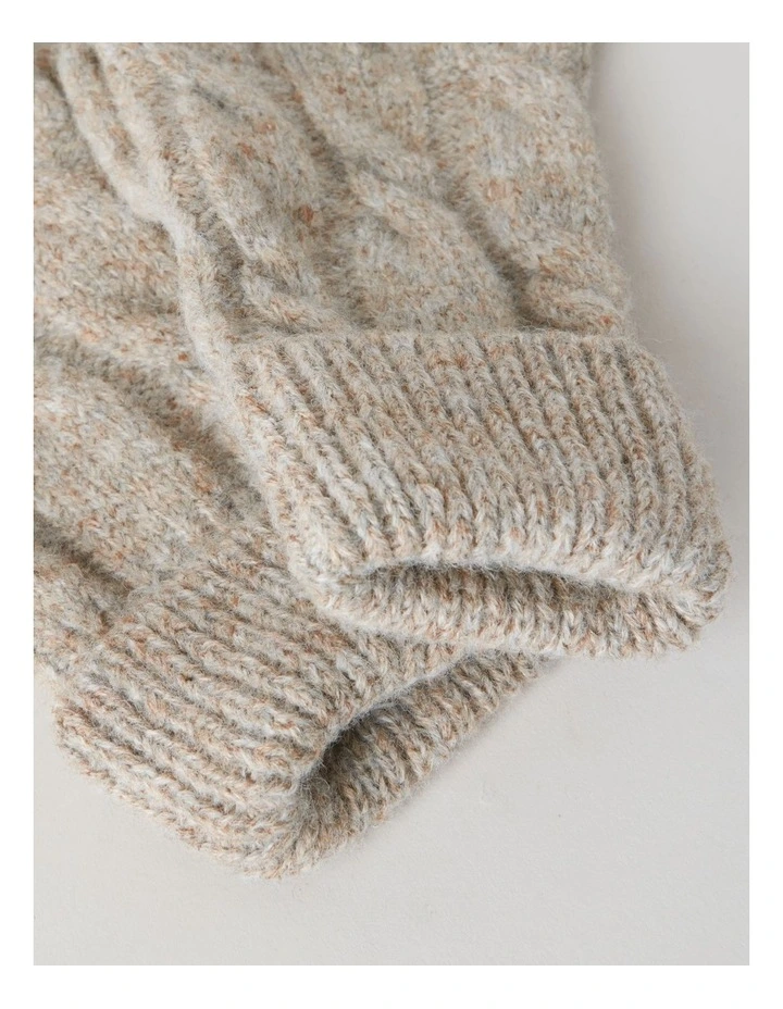 June Cable Gloves in Oatmeal image 3