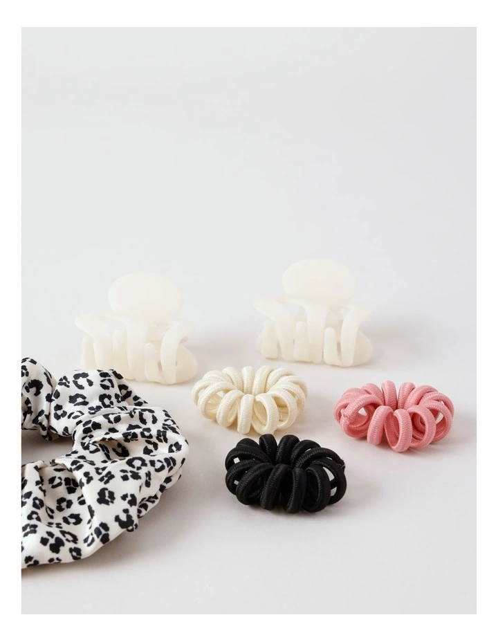 6 Piece Claw Scrunchie Hair Set in Assorted image 2