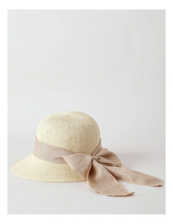 Short Back Hat With Bow in Natural image 2
