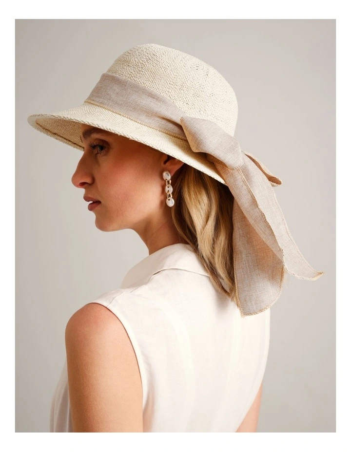 Short Back Hat With Bow in Natural image 4