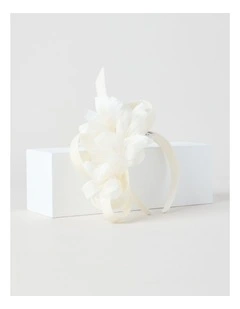 Fascinator in Ivory
