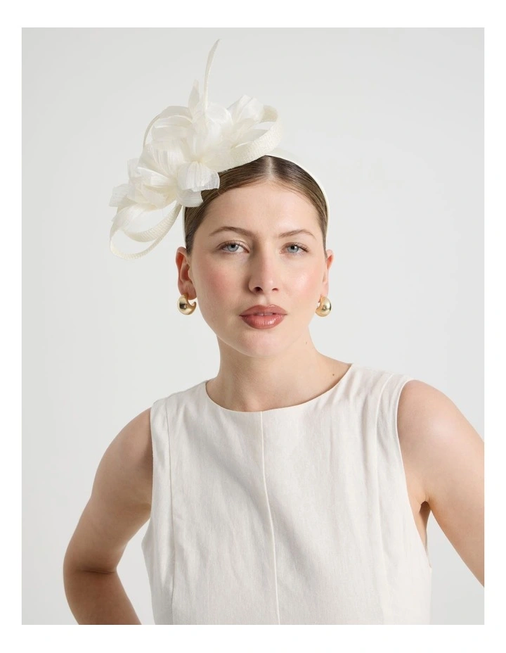 Fascinator in Ivory image 2