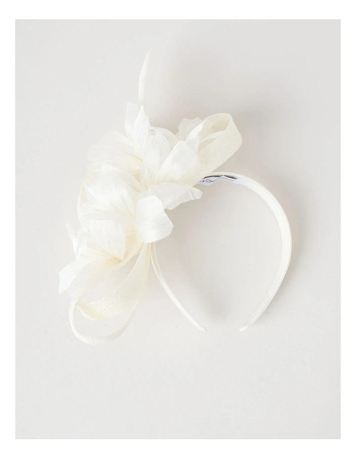 Fascinator in Ivory image 5