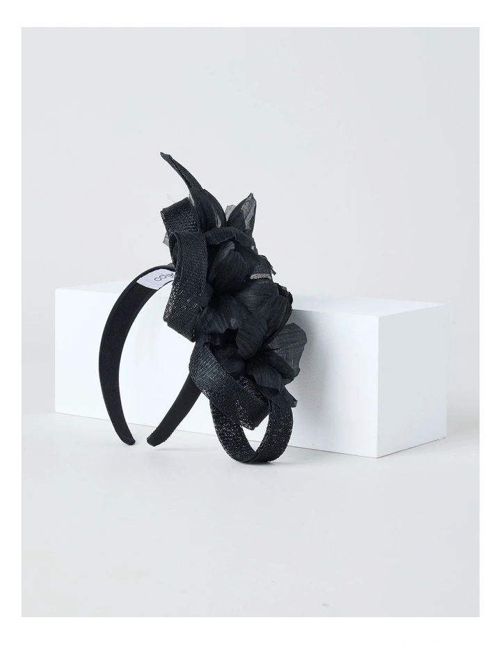 Fascinator in Black image 1