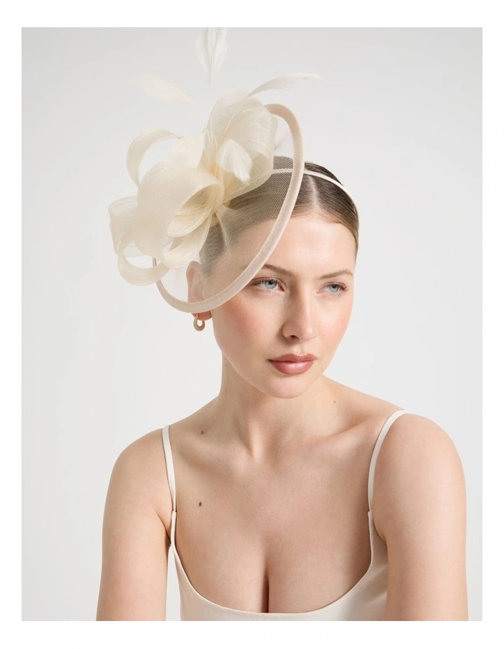 Fascinator in Ivory image 2