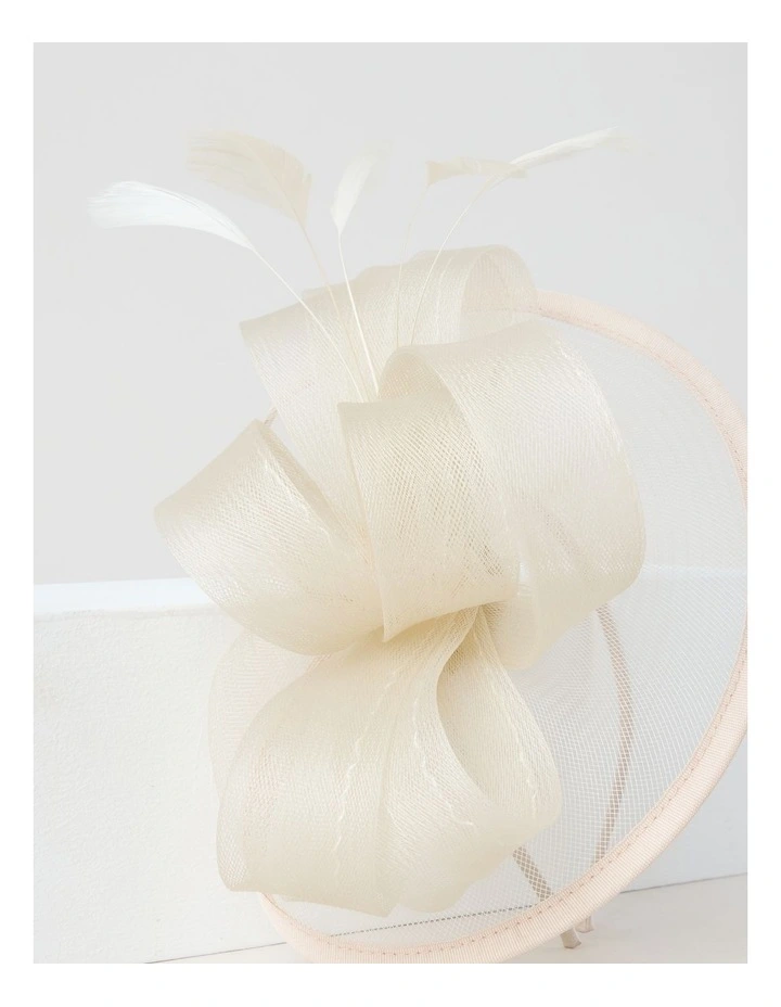 Fascinator in Ivory image 3
