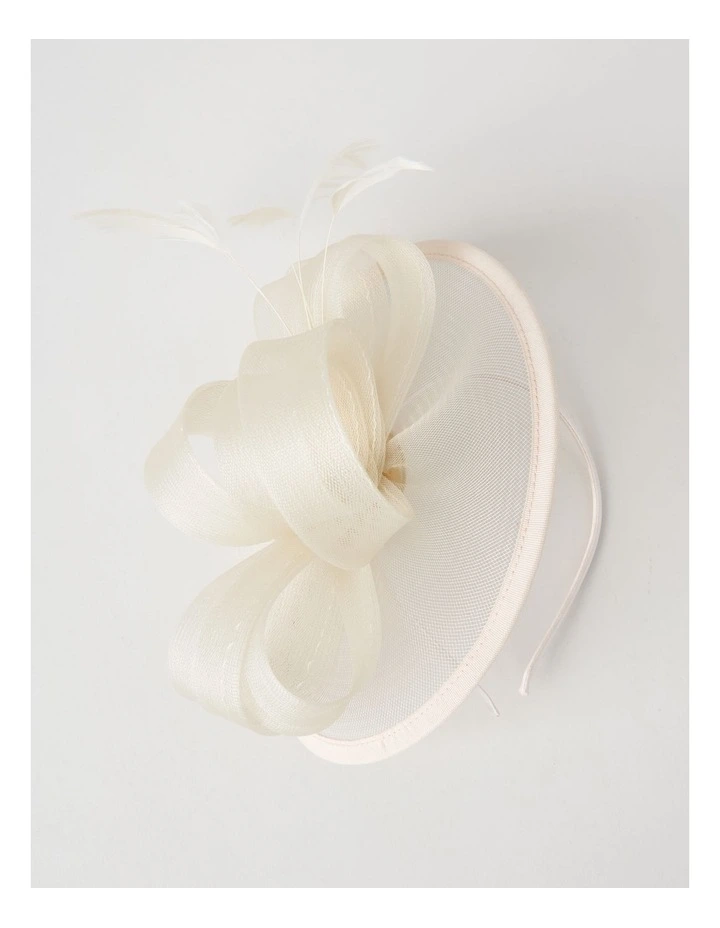 Fascinator in Ivory image 5