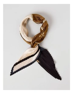 Somerset Pleated Headscarf in Black/Camel