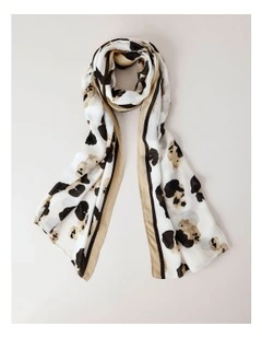 Lightweight Scarf in Animal