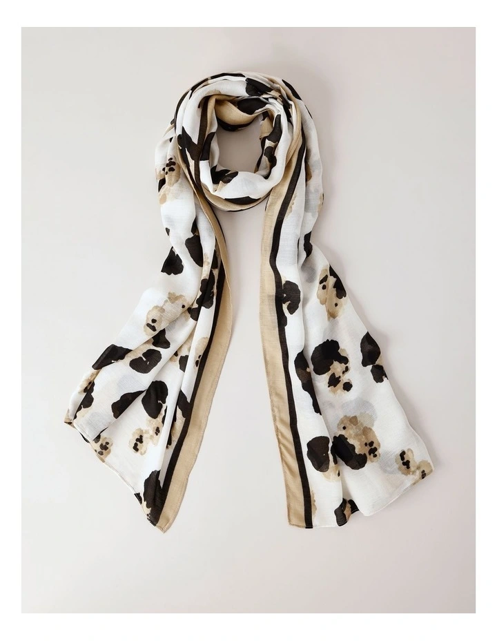 Lightweight Scarf in Animal image 1