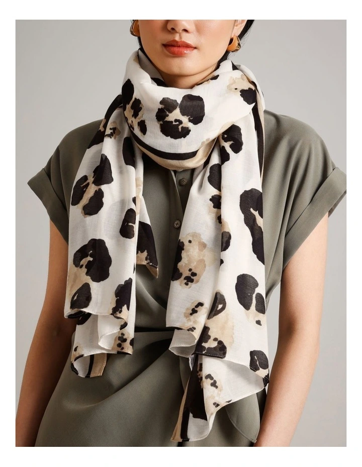 Lightweight Scarf in Animal image 4