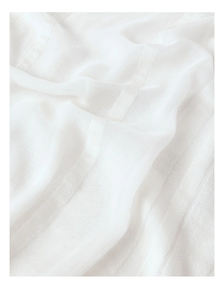 Self Stripe Scarf in White image 4